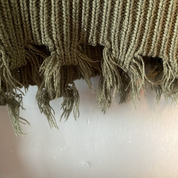 Belledu Jour distressed sweater size small - Picture 3 of 5